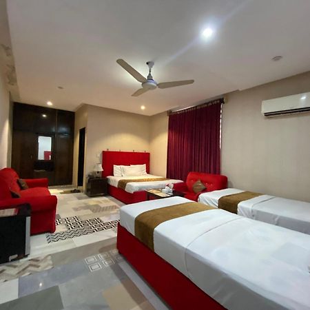 Hotel Tulip Inn, Gulberg Lahore Esterno foto