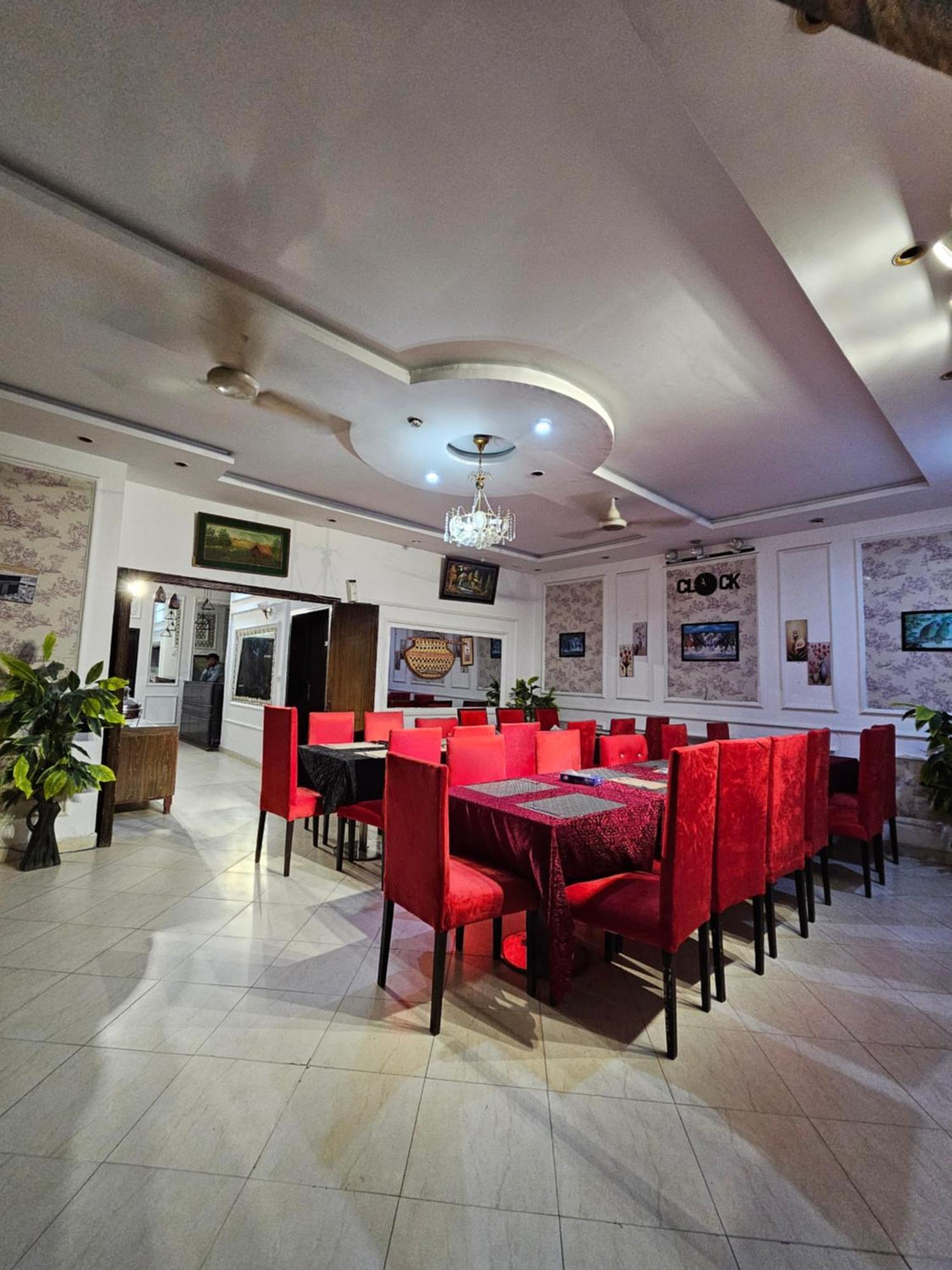 Hotel Tulip Inn, Gulberg Lahore Esterno foto