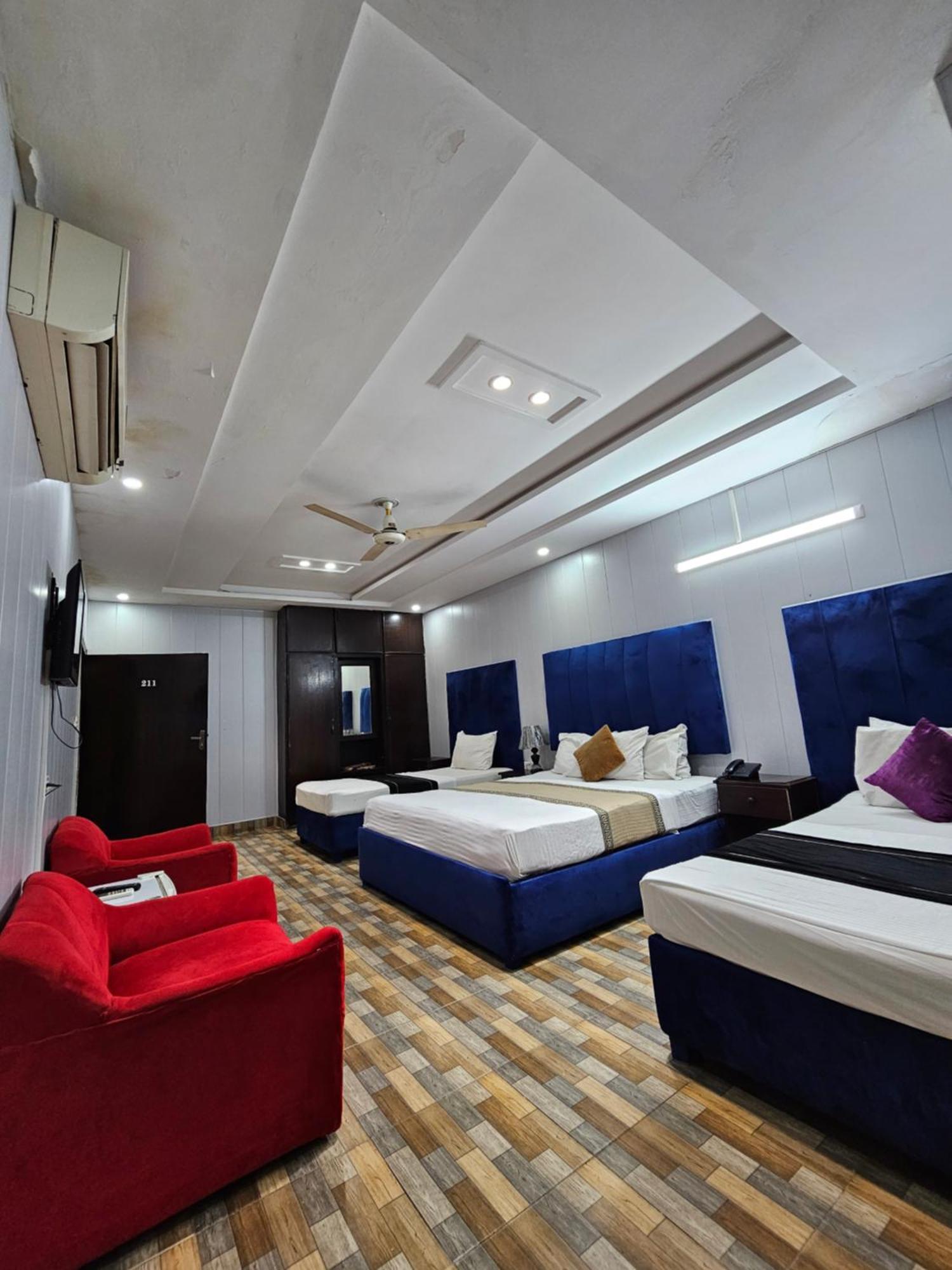 Hotel Tulip Inn, Gulberg Lahore Esterno foto