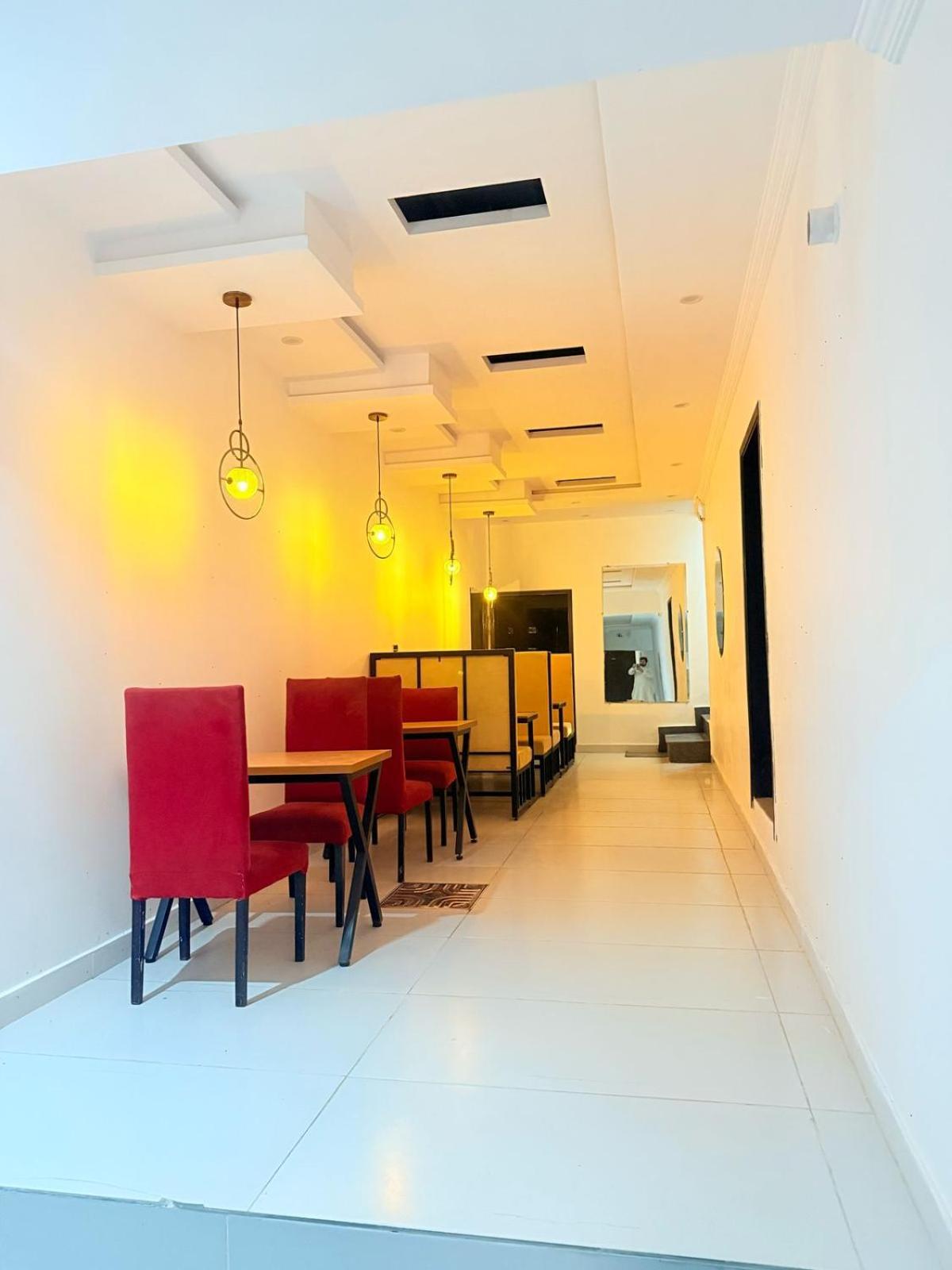 Hotel Tulip Inn, Gulberg Lahore Esterno foto